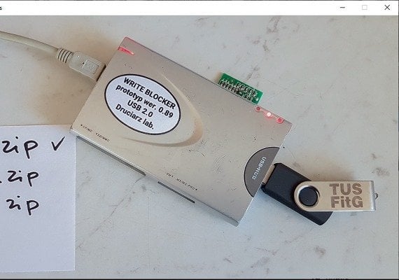 The USB Stick Found in the Grass EN Global screenshot 3